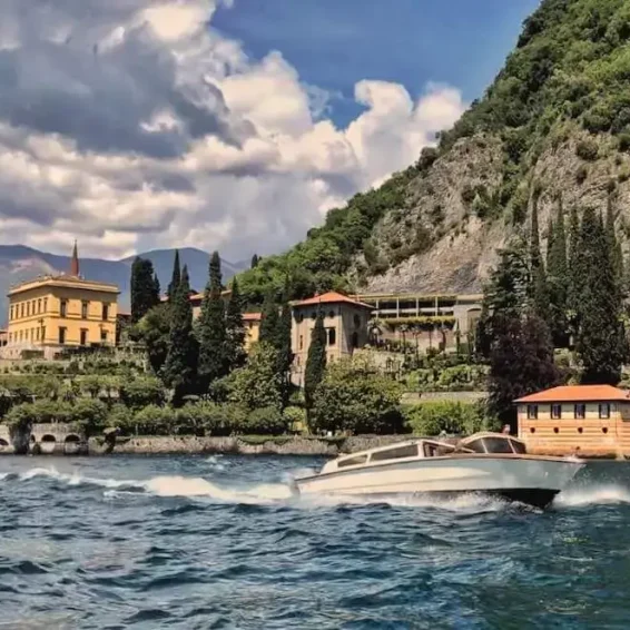 Bellagio-Italy-tour-by-boat-Lake-Como